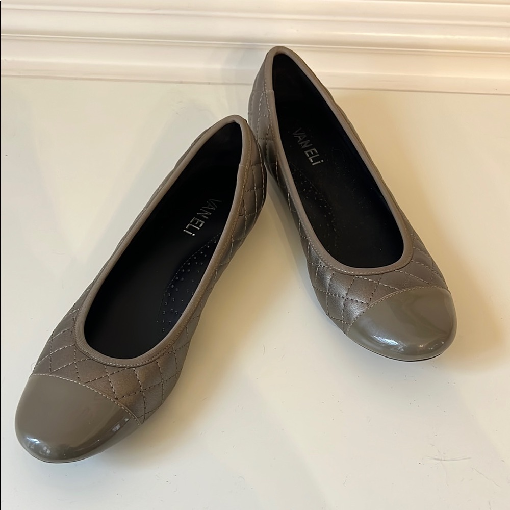 Vaneli Serene Taupe Quilted Skimmer Flat